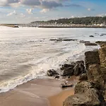 Au Bord De La Corniche - 35 *