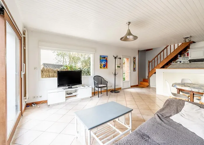 35 - A 2 Pas Des Plages