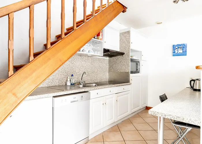 35 - A 2 Pas Des Plages