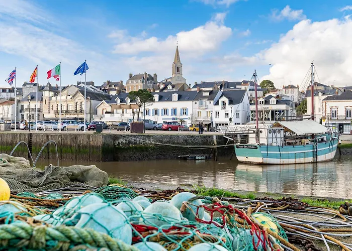 35 - A 2 Pas Des Plages *